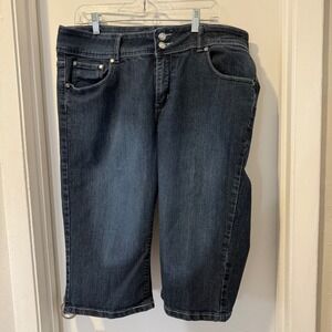 Classic Blue Women's Denim Capri Jeans Size 18 Embellished Pockets Dark Wash